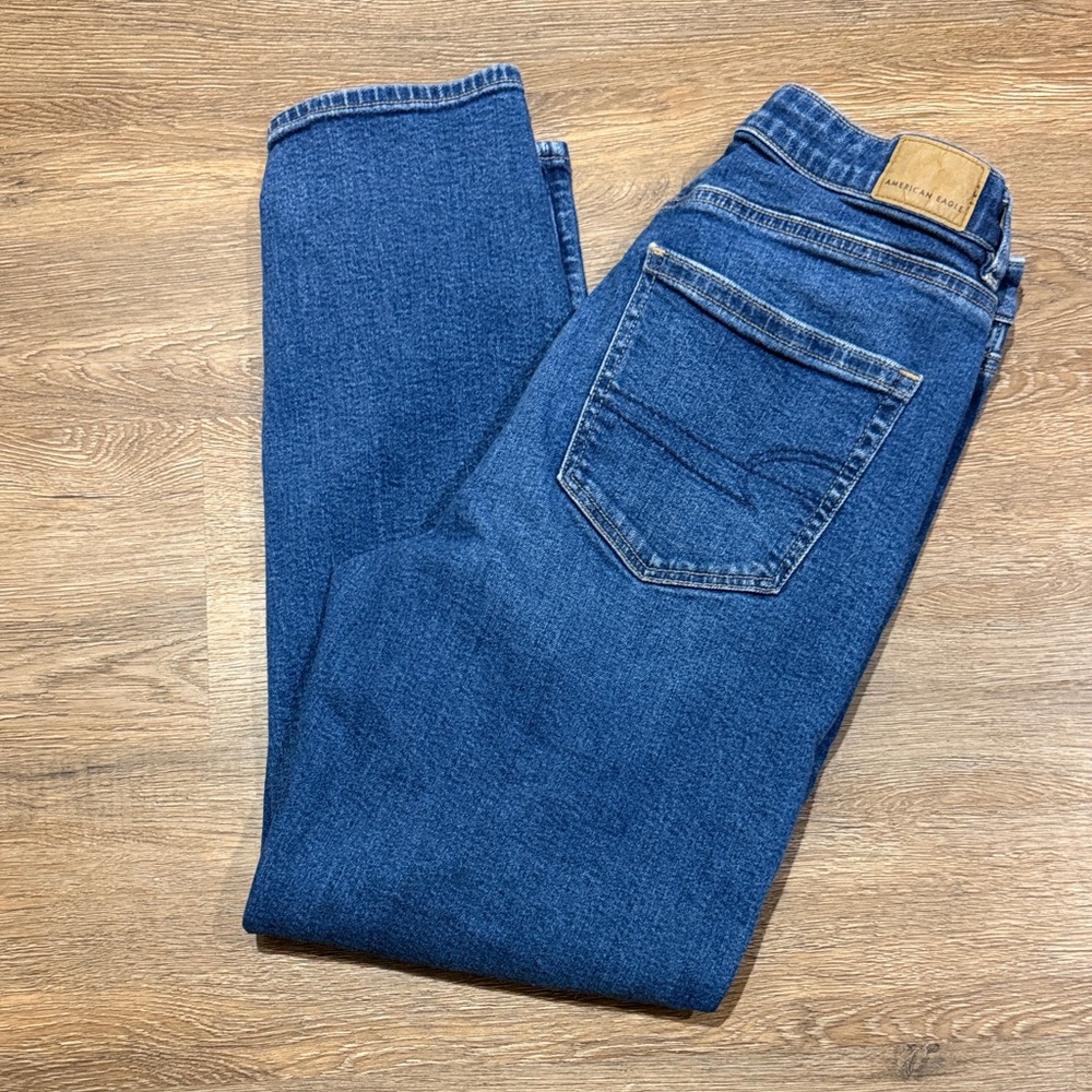 American Eagle Outfitters High-Rise Mom Jeans